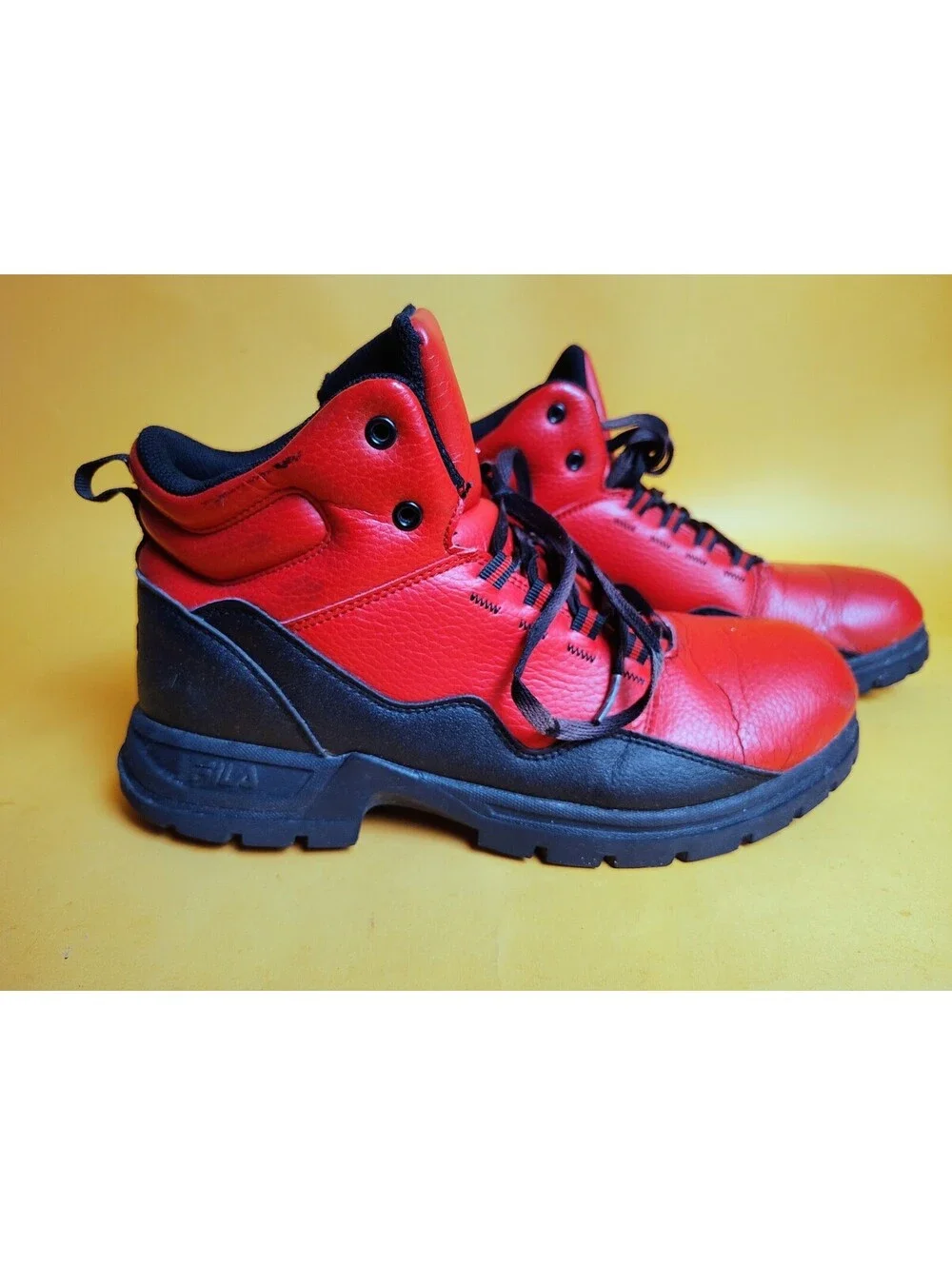 Fila Derail Mid Hiking Boots Red Black 1HM01375-603 Trail Men's Size 9.5 Used